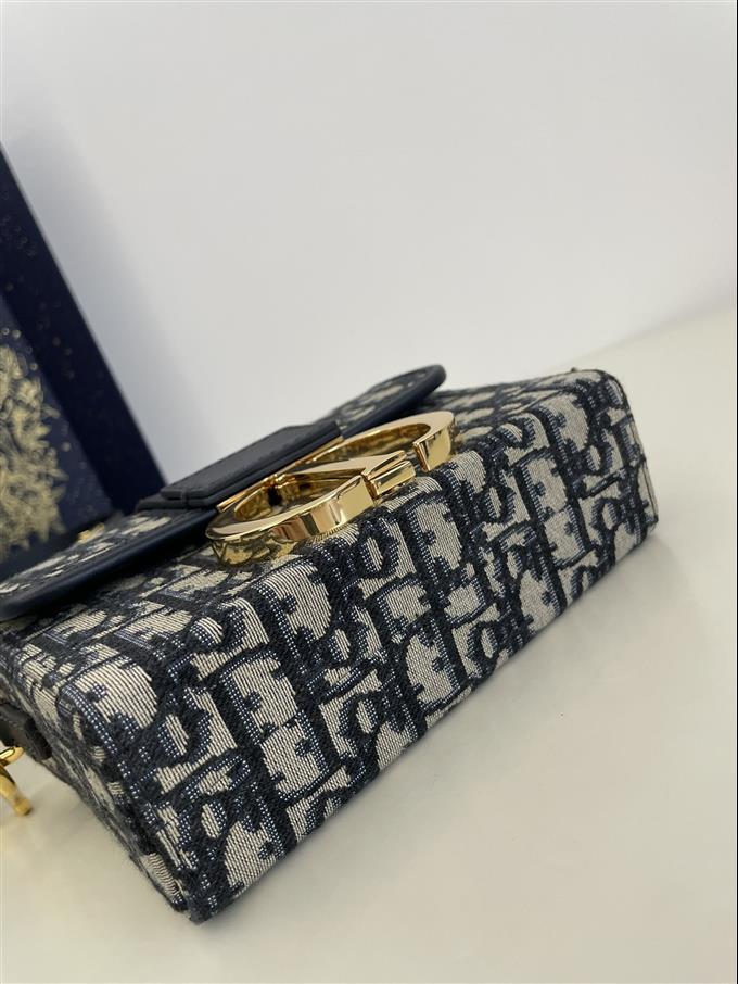 2025228Y550P204642467