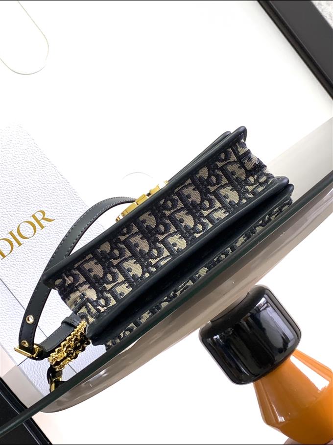 2025228Y580P204616352