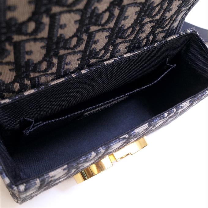 2025228Y580P204620711