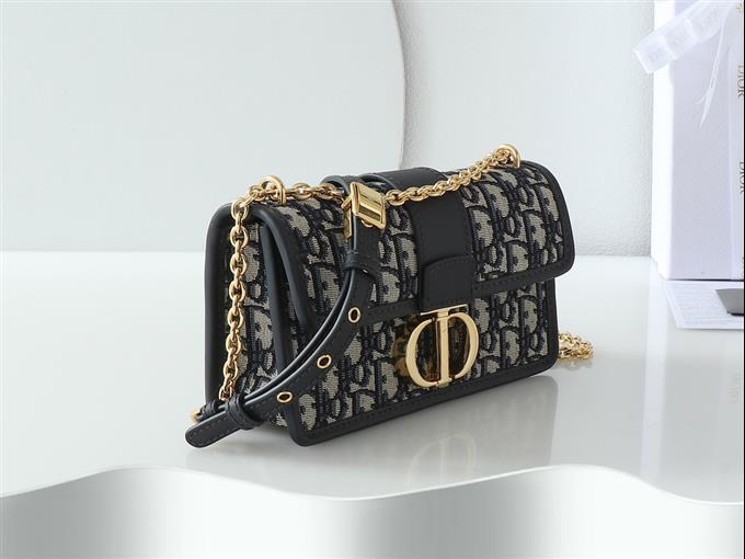 2025228Y580P20462143