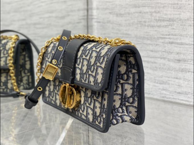 2025228Y580P20464332