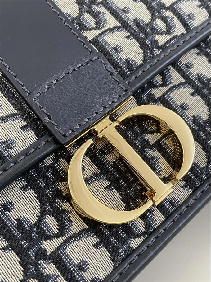 2025228Y580P204643556