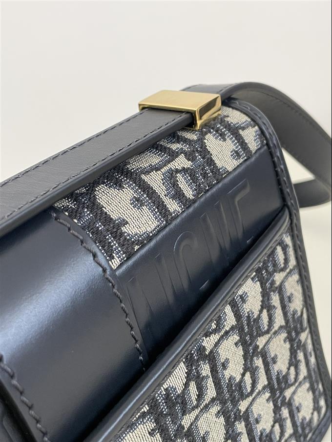 2025228Y580P204643588