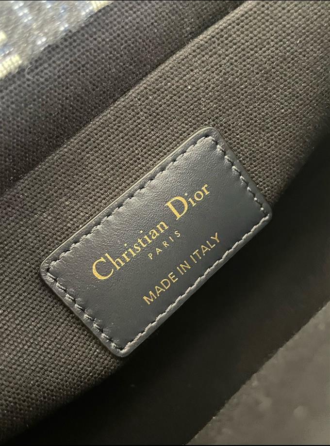 2025228Y580P204643666