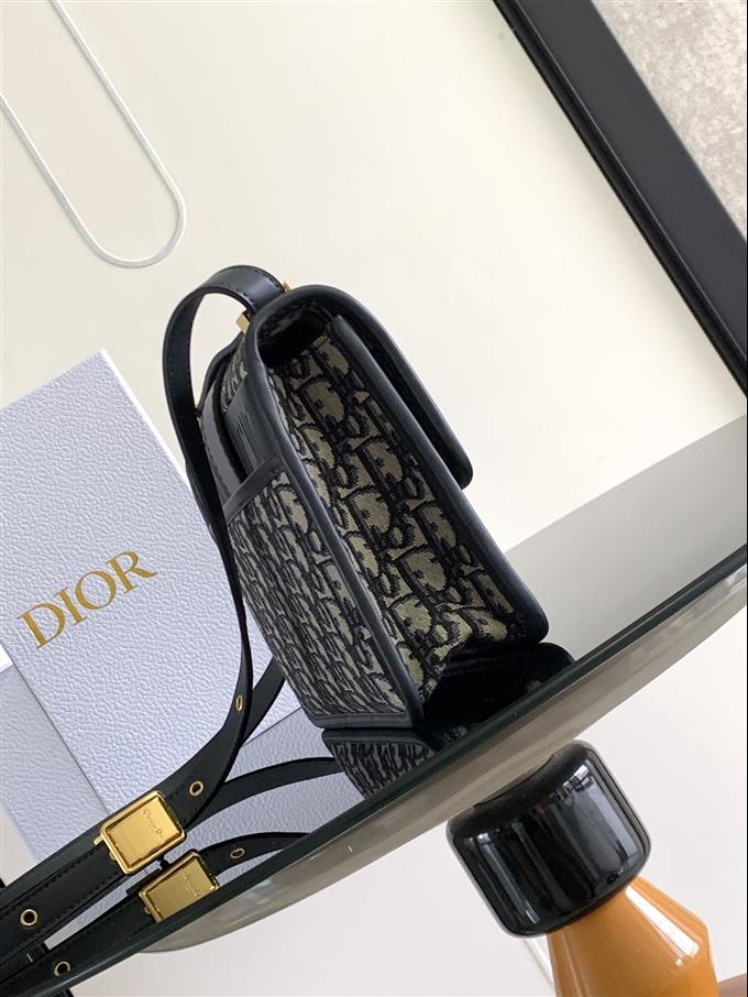 2025228Y600P204616743