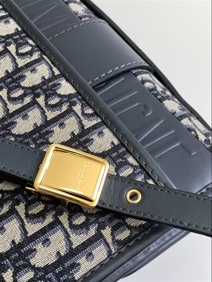 2025228Y600P204616805