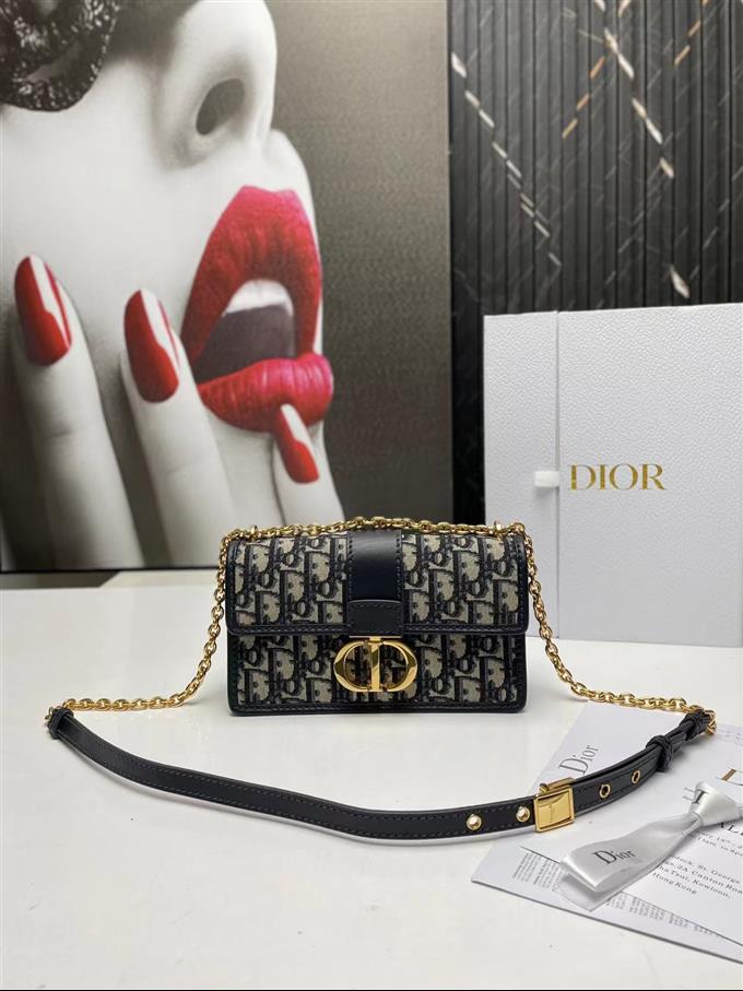 2025228Y600P204621879