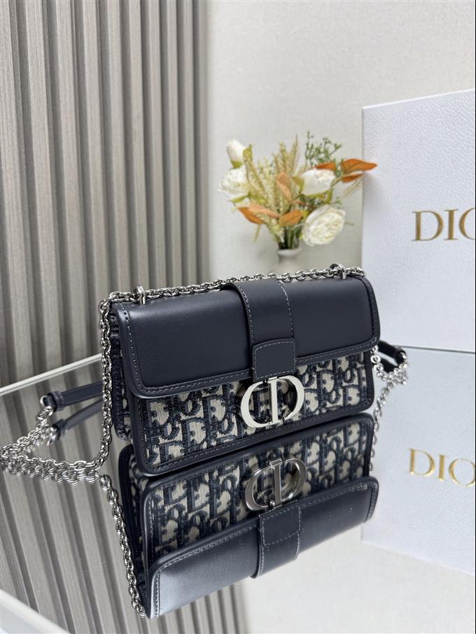 2025228Y600P20462239