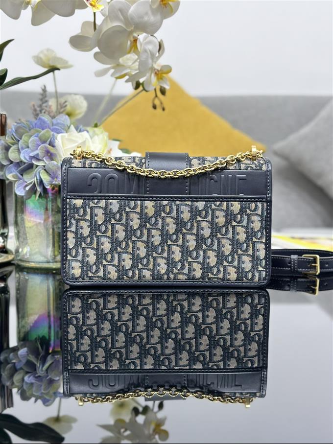 2025228Y600P204623463