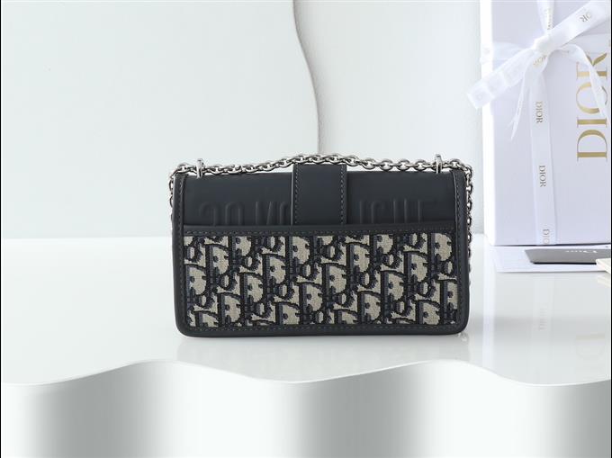 2025228Y600P204623669