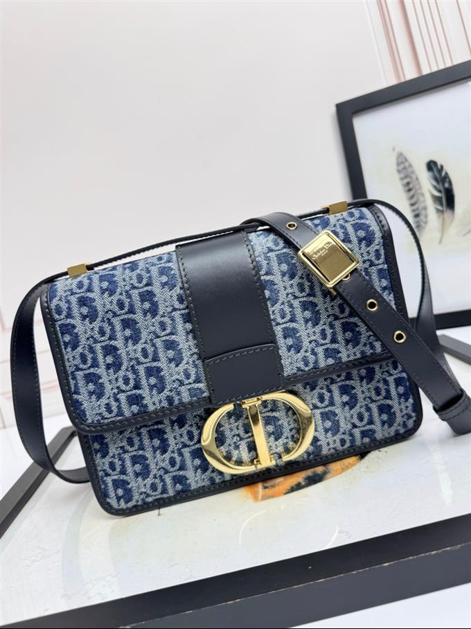 2025228Y600P204644108