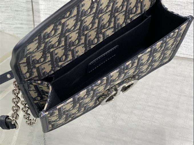 2025228Y600P204644780