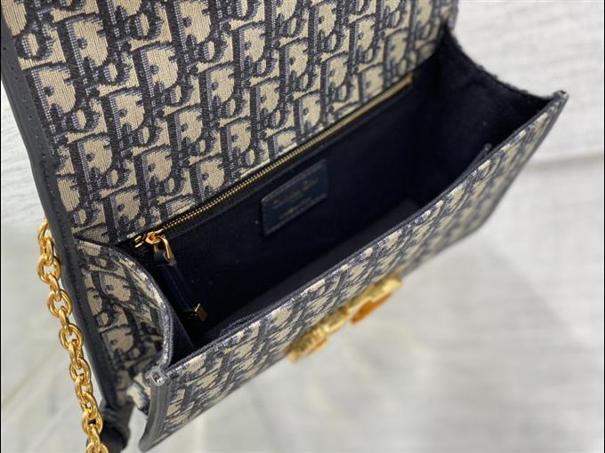 2025228Y600P204645348