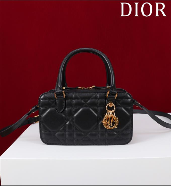 2025228Y600P204645379