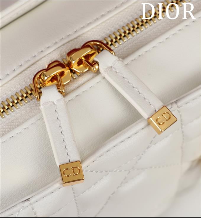 2025228Y600P204645600