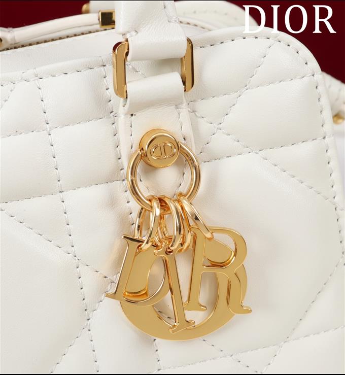 2025228Y600P204645616