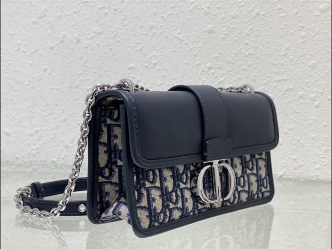 2025228Y600P211114435