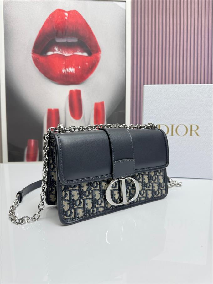 2025228Y620P204646108