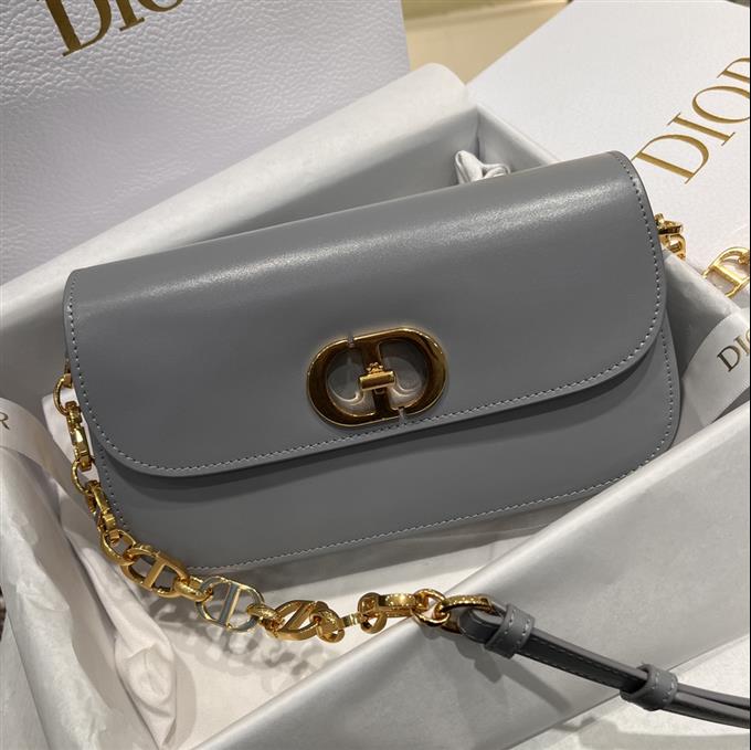 2025228Y650P204647107