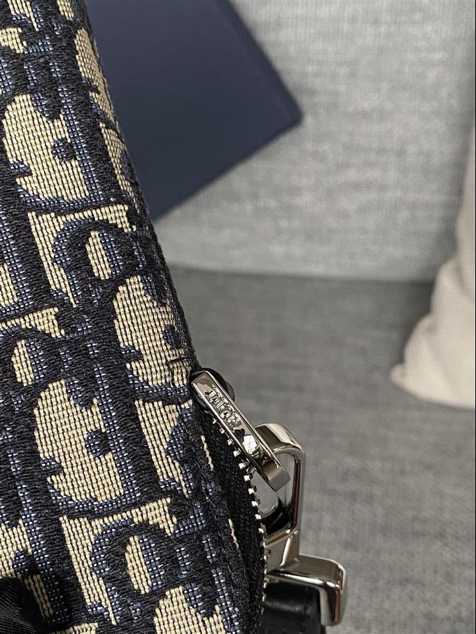 2025228Y270P211145463