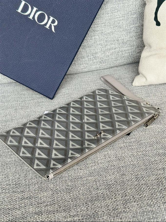 2025228Y270P21204518