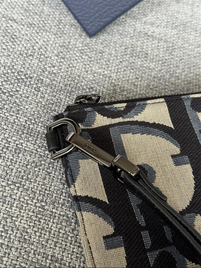 2025228Y270P212045625