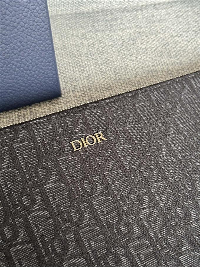 2025228Y270P212045749