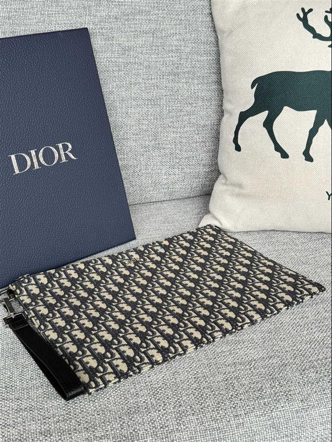 2025228Y270P212045873