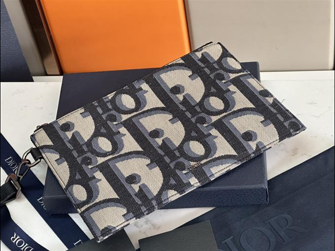 2025228Y350P211146705