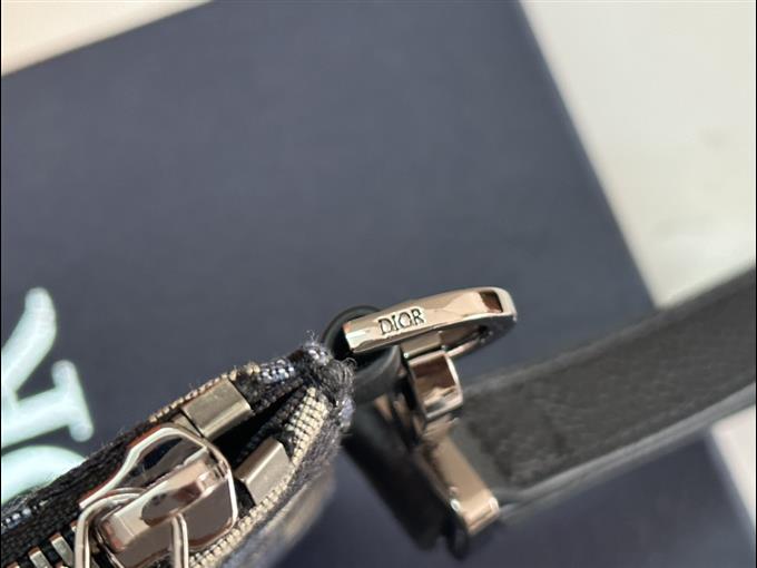 2025228Y350P211146767