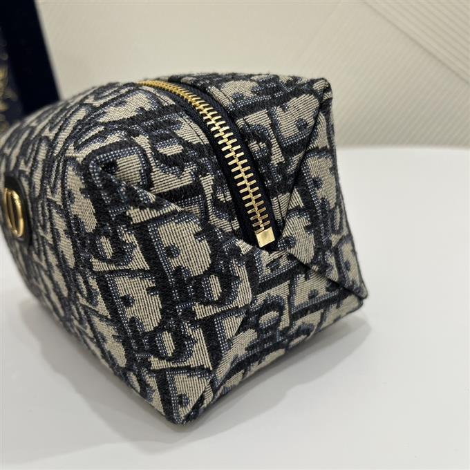 2025228Y400P215447727