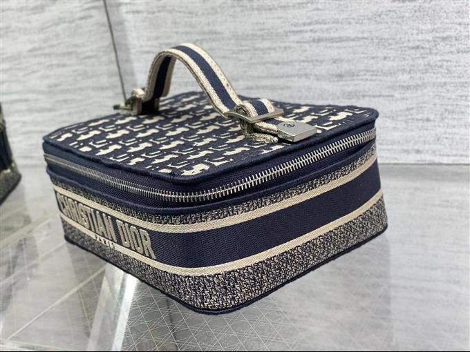 2025228Y550P215623377