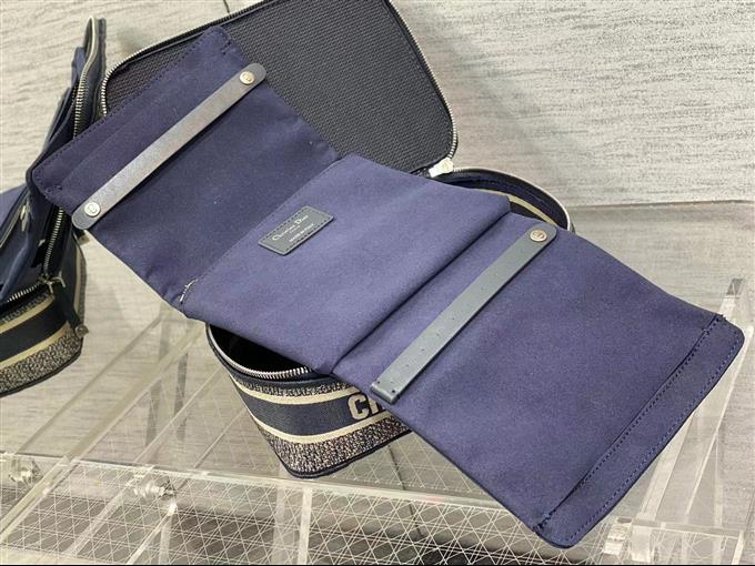 2025228Y550P215623440