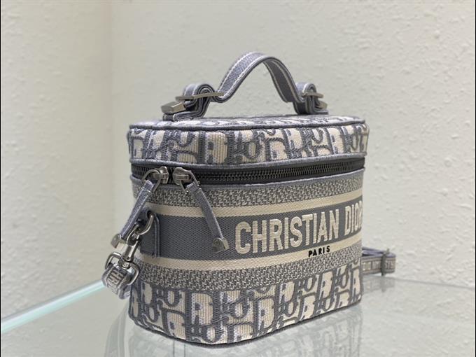 2025228Y550P215623503