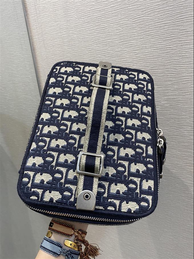 2025228Y550P215623674