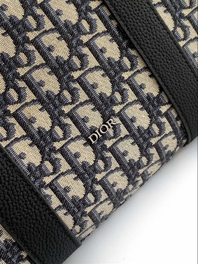 2025228Y560P20314595