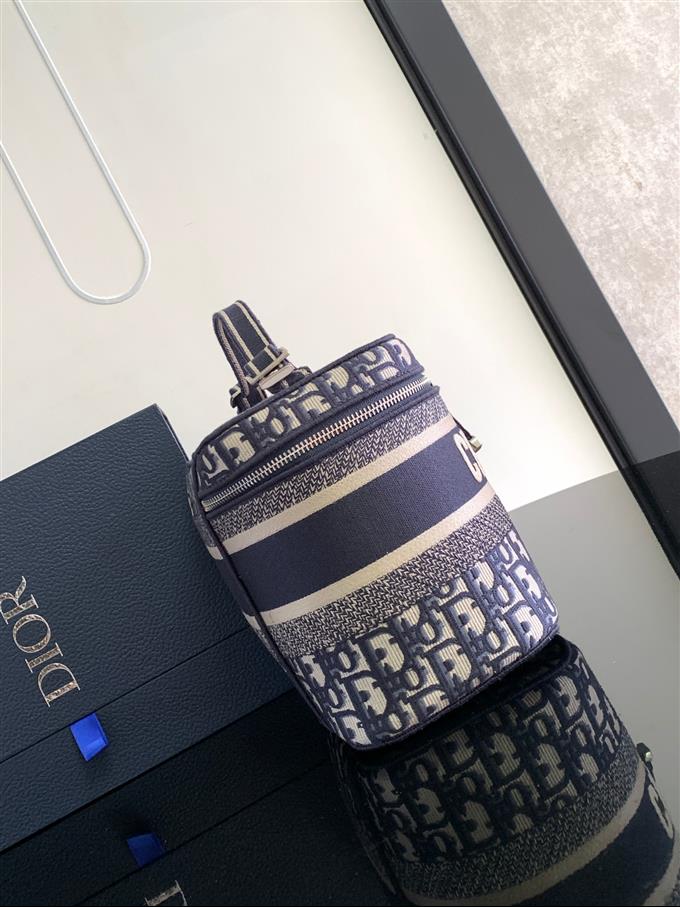 2025228Y600P215624332