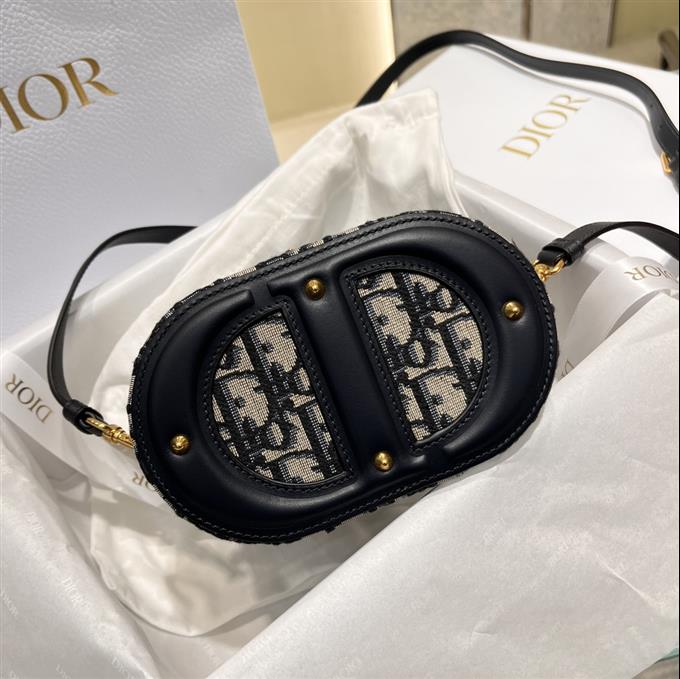 2025228Y650P21594741