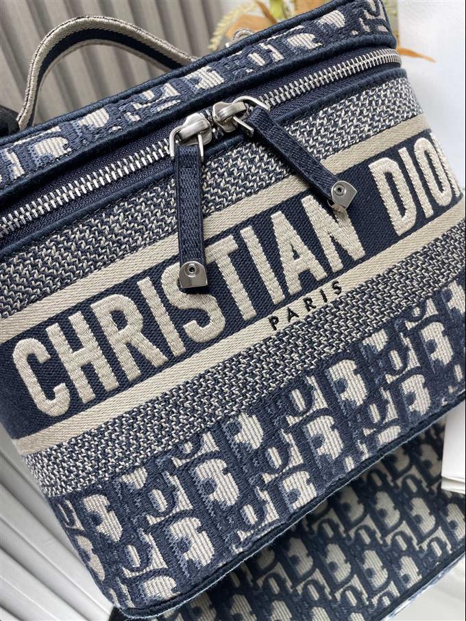 2025228Y680P215624679