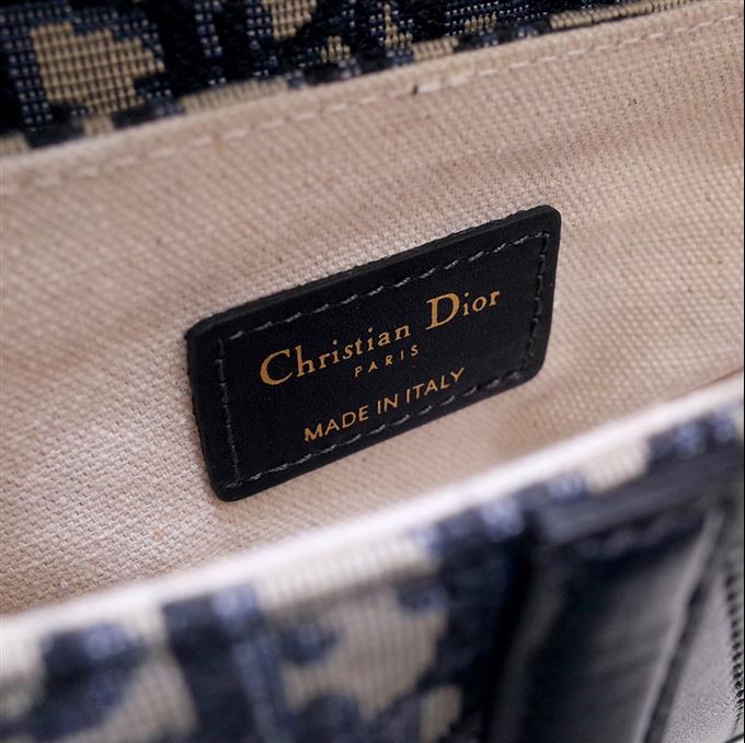 2025228Y550P21235669