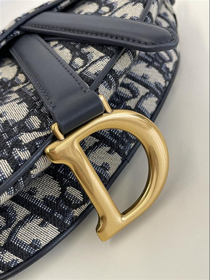 2025228Y550P21235857