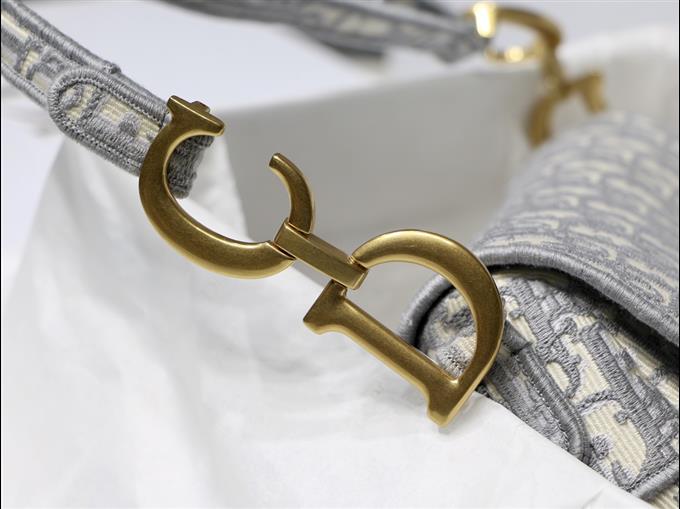 2025228Y600P212338589