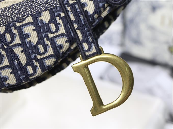 2025228Y600P212338698