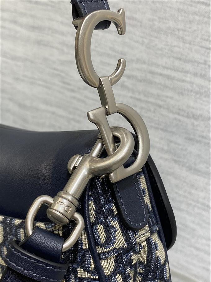 2025228Y600P21238581