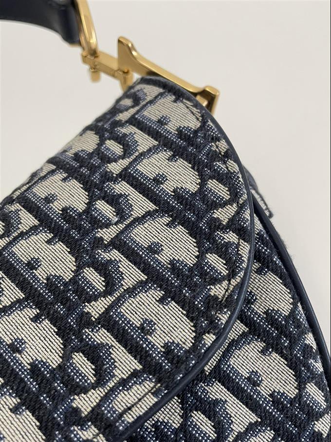 2025228Y600P21239276