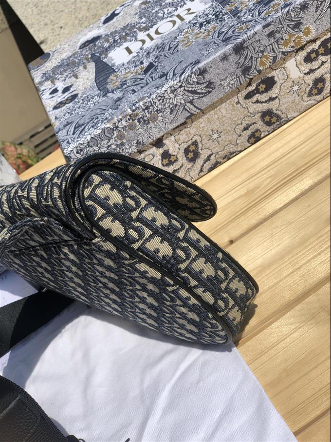 2025228Y750P21232435