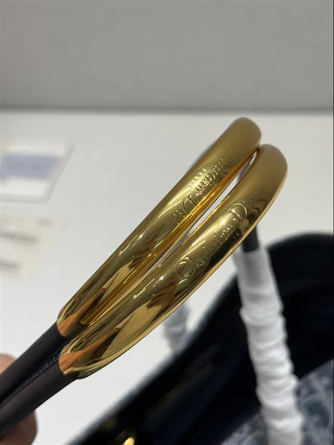 2025228Y800P212653865