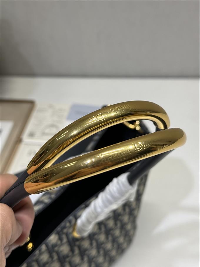 2025228Y800P212654287