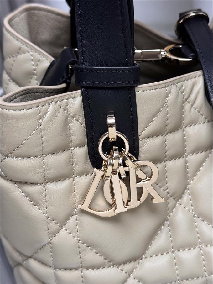 2025228Y800P212654553