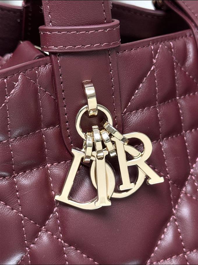 2025228Y800P212655561